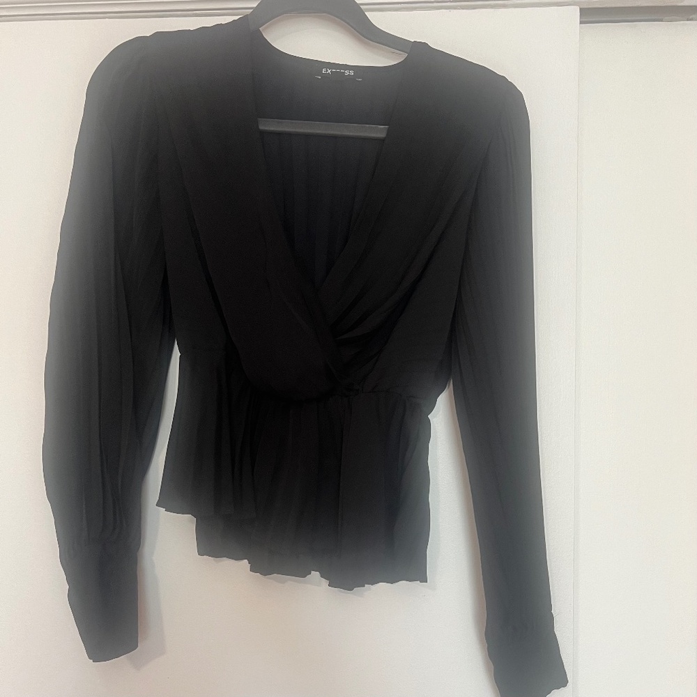 Pleated V neck Black blouse